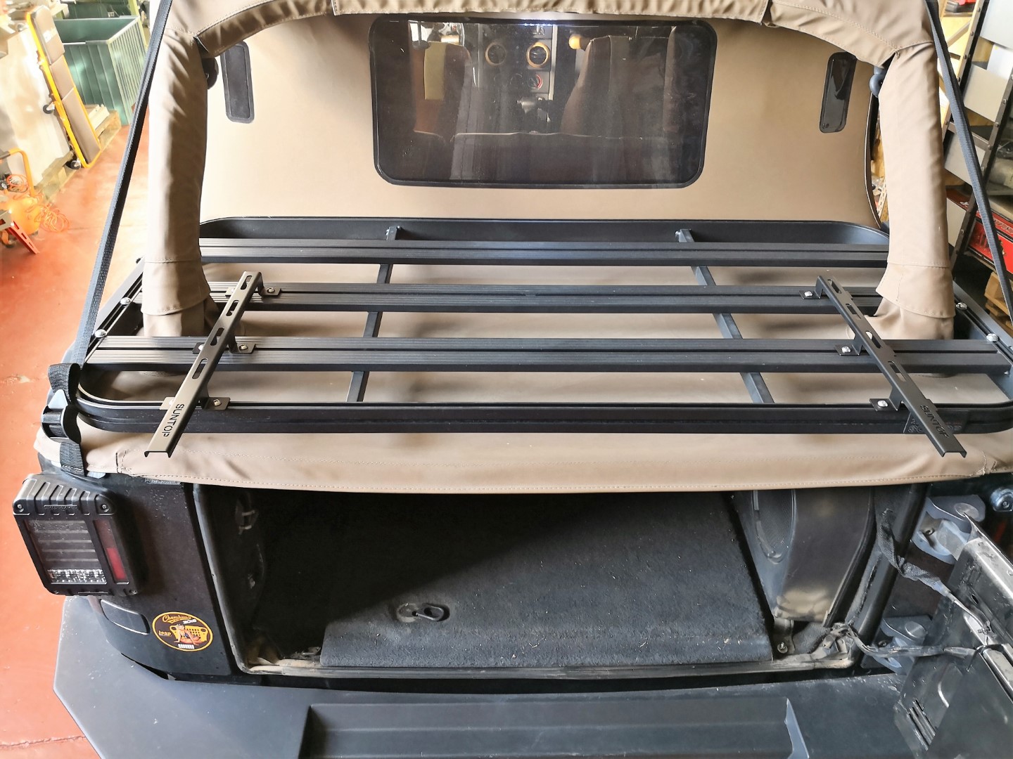 SOPORTE SUNTOP PARA LLEVAR LAS BICICLETAS CON TU JEEP WRANGLER JK